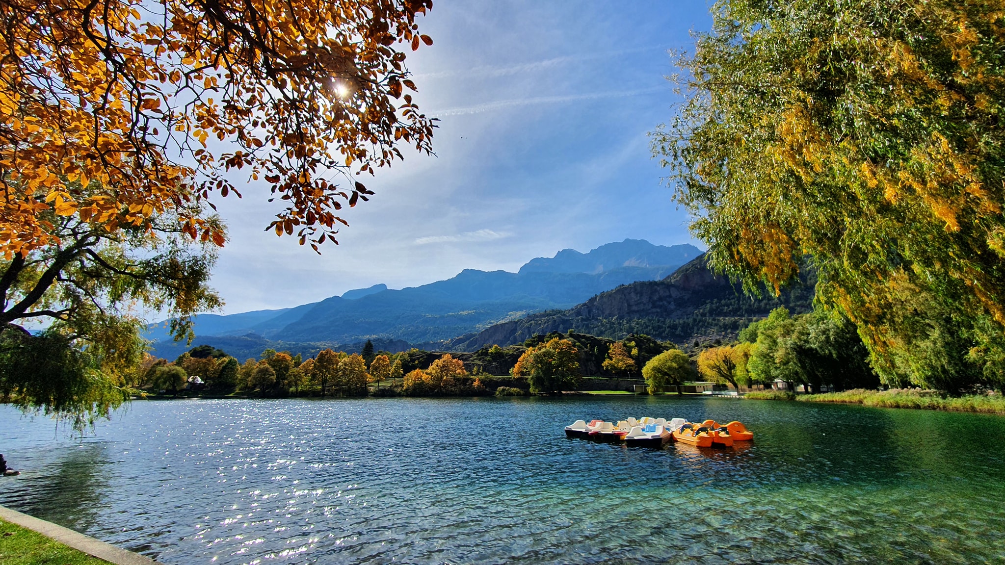 Le Lac de la Roche de Rame : spot merveilleux d’automne et 1000 pensées heureuses